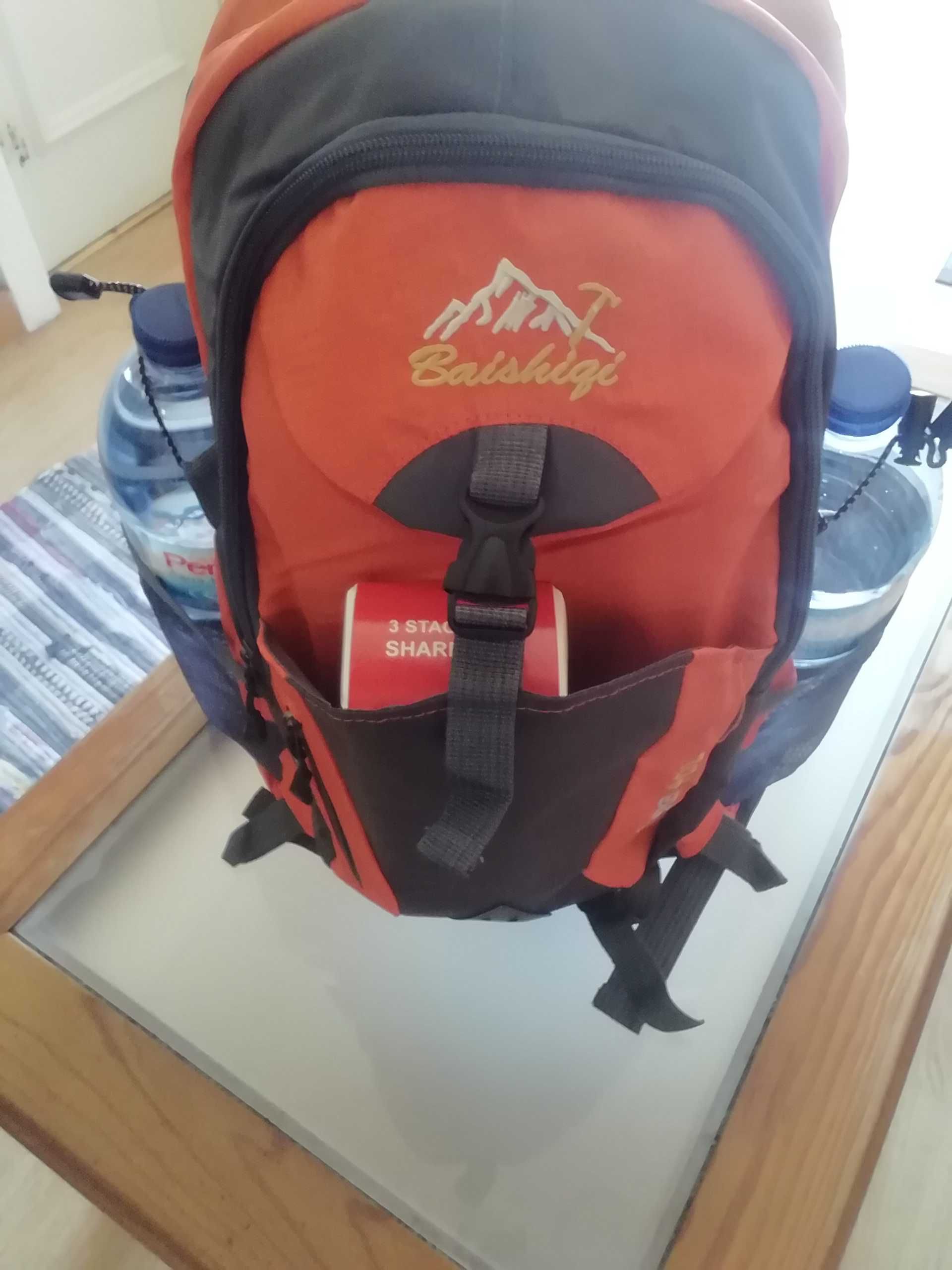 Vendo mochila Nova, 50cm de altura