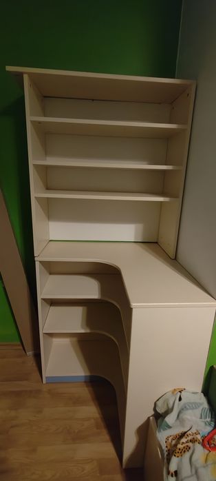 Meblik półki i regał na zabawki