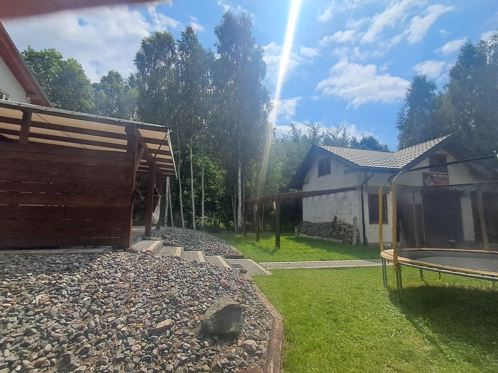 Sprzedam dom z budynkiem gospodarczym i wiatą