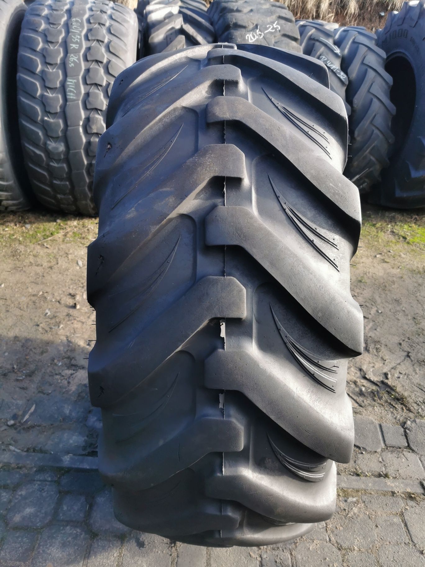 Opona 460/70R24 ( 17.5R24 ) BKT Multi Max MP522