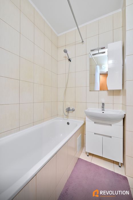 Без%, ЖК Озерний, 1-кім, Академмістечко ~25хв.