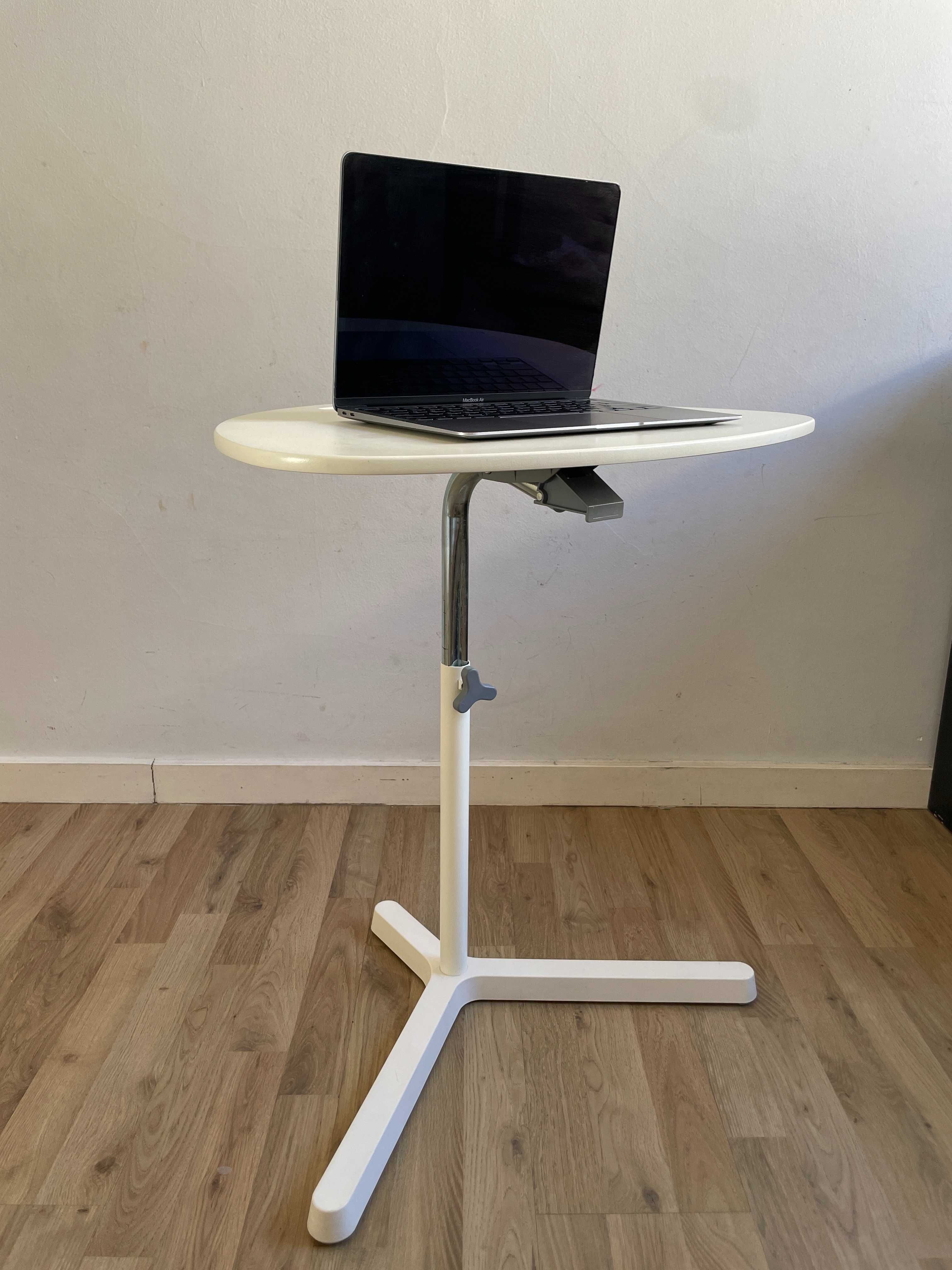 Mesa portátil IKEA para portátil ou leitura