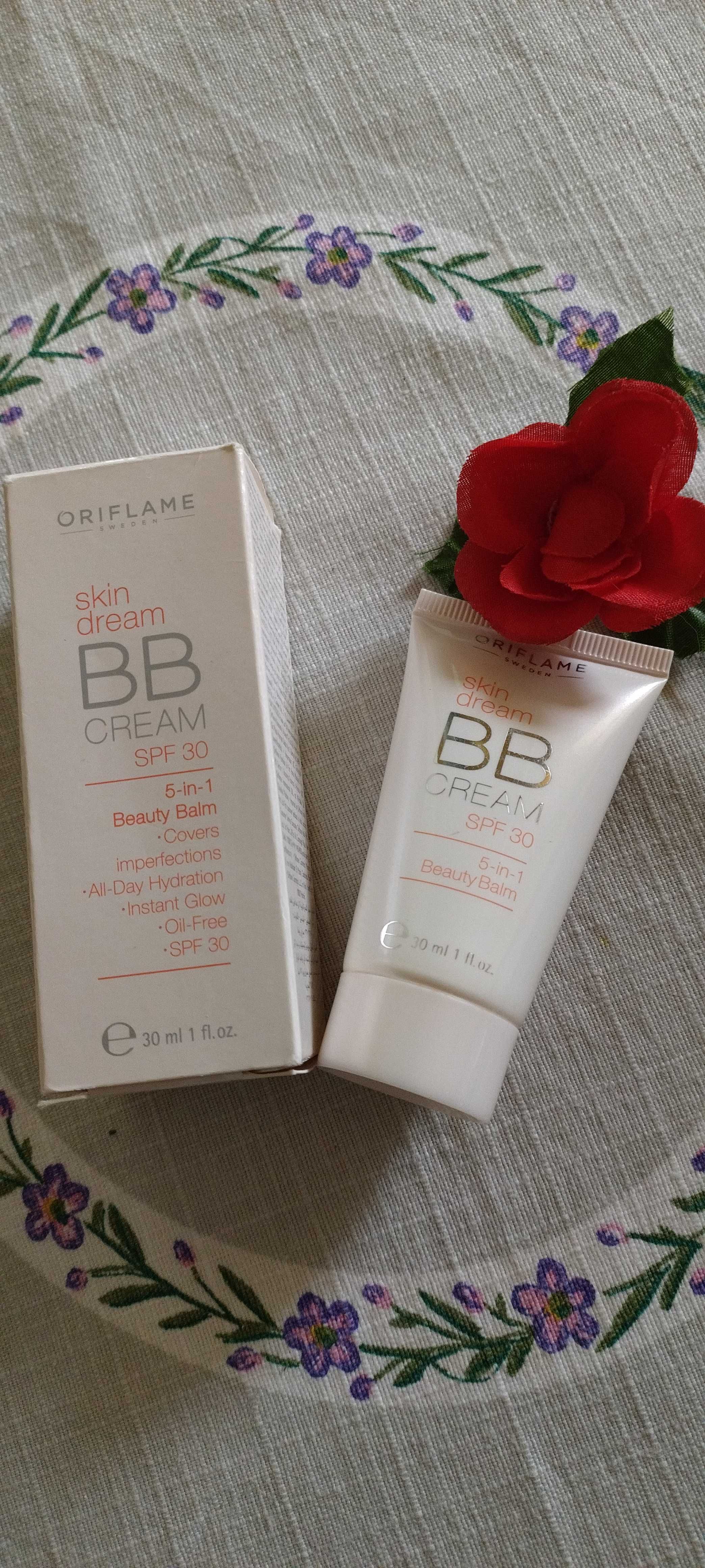 Podkład -Krem - Skin Dream  BB 5  w 1 SPF 30. - MEDIUM -