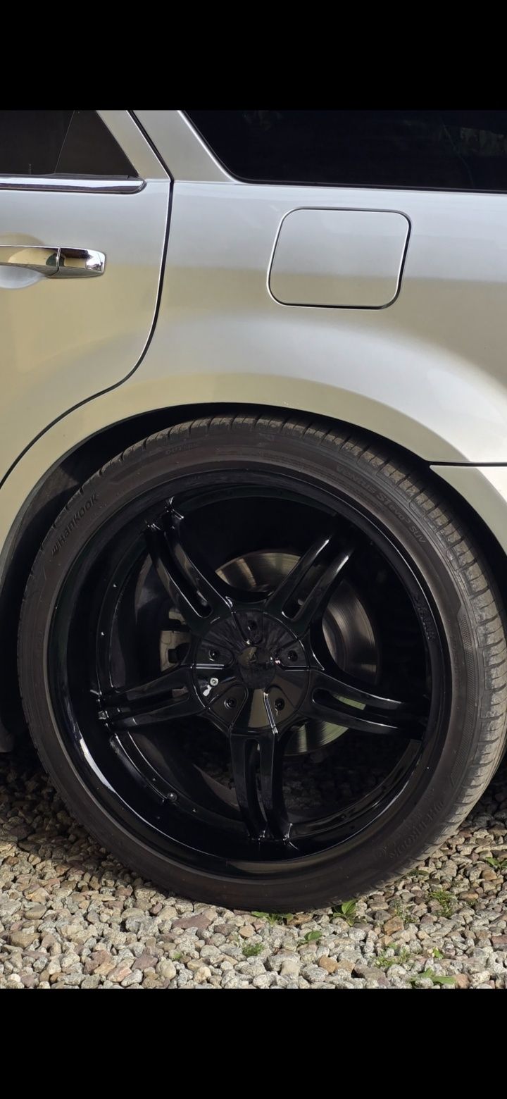 Felgi 22 cale.  Piekny wzór z rantem.  Chrysler  Dodge 5x115
