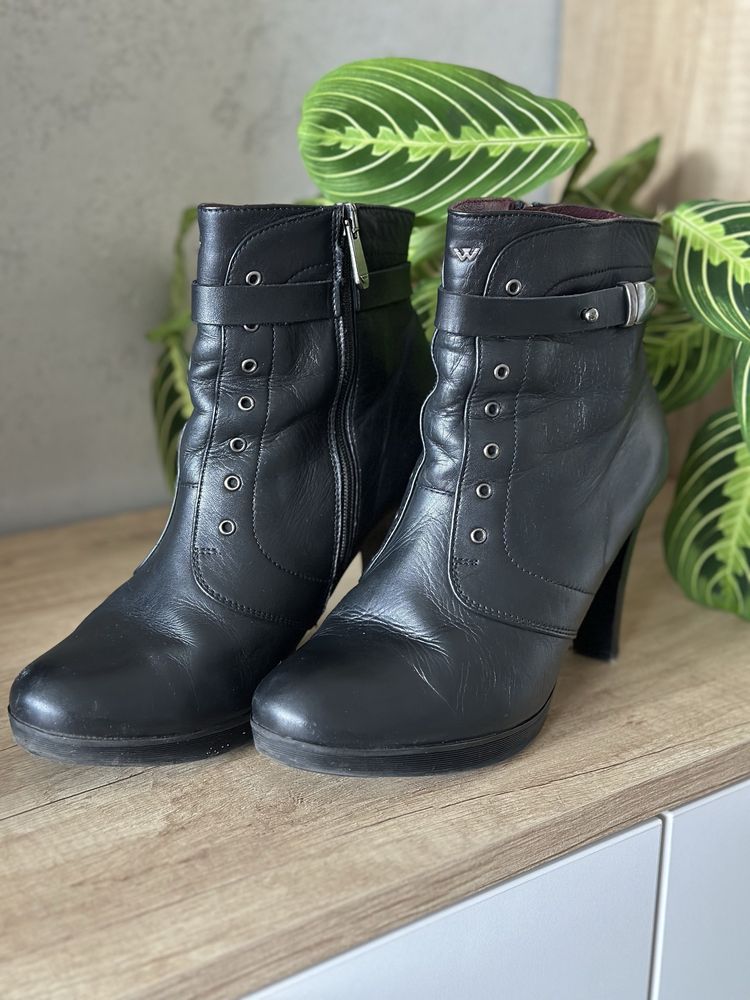 Kozaki botki buty na obcasie Wojas skóra licowa r. 38 czarne