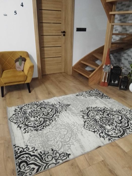 Dywan czarno biały