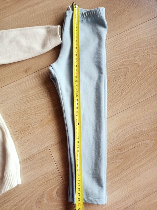 Komplet dziewczęcy sweter tunika leginsy ecru błękit 92