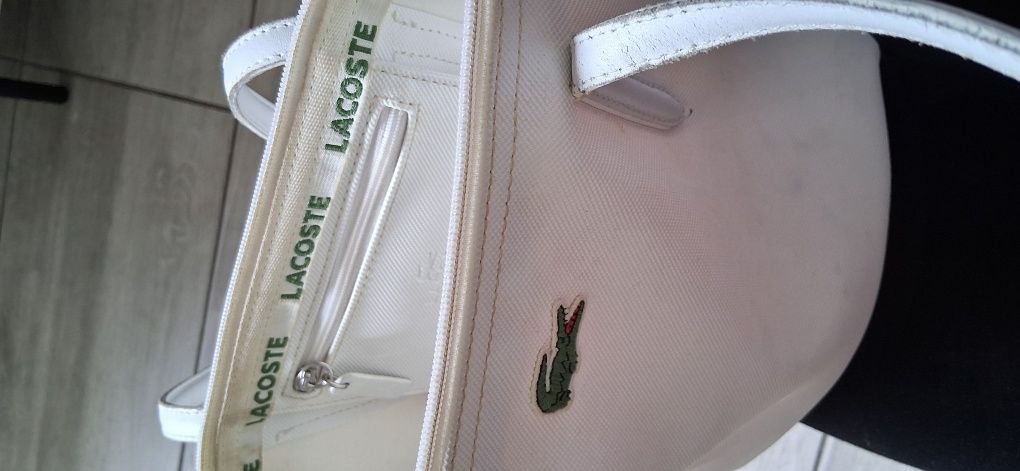 LACOSTE oryginalna biała na lato.