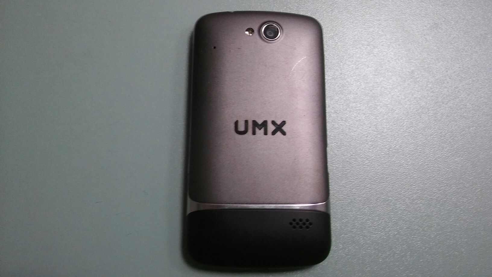 Смартфон UMX U680С-А - на запчастини