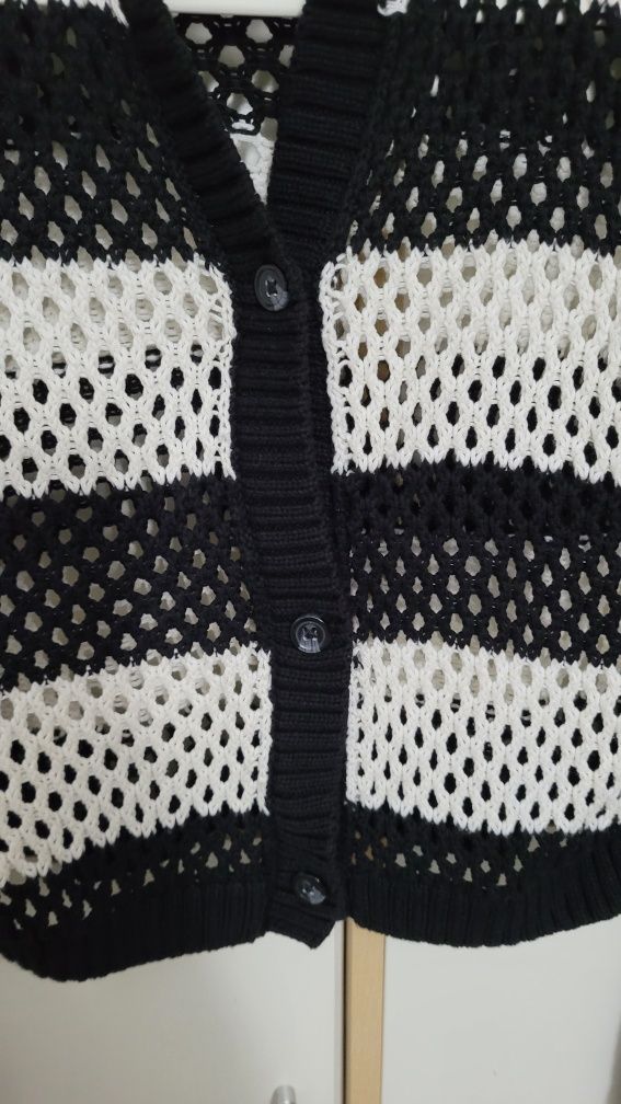 Sweter ażurowy w paski oversize