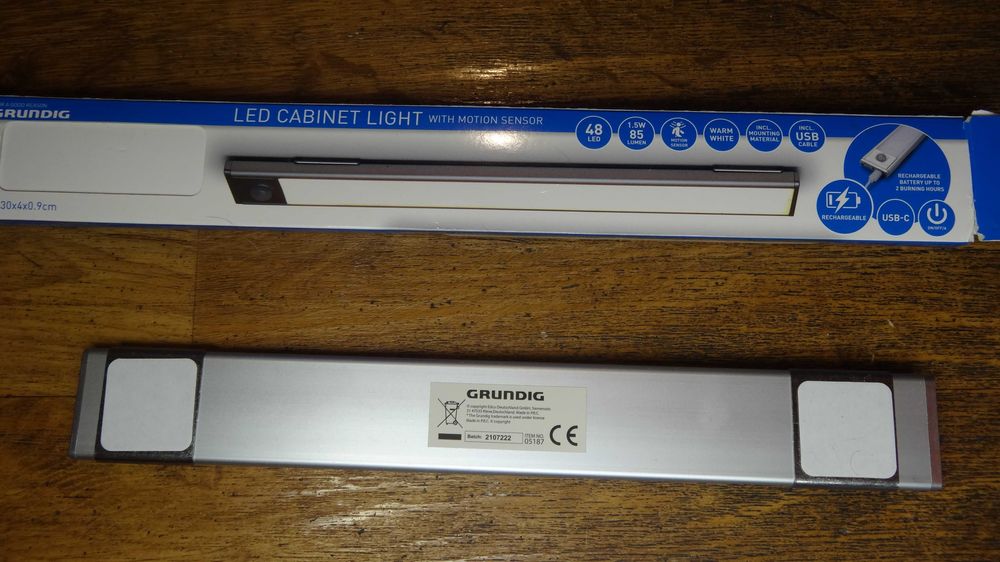 lampa LED  GRUNDIG na biurko nowa czujnik ruchu 85 lumen