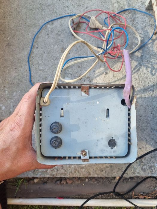 Prostownik akumulatorowy samochodowy UNIKAT antyk PRL