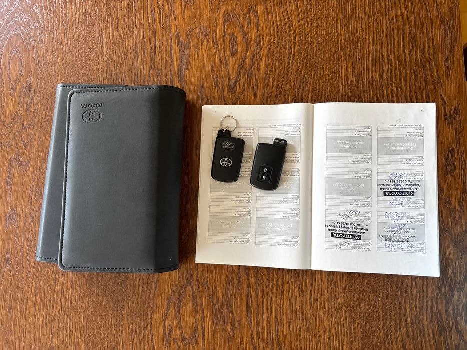 TOYOTA AURIS 1.8 HSD Prestige Navi - Parktronic