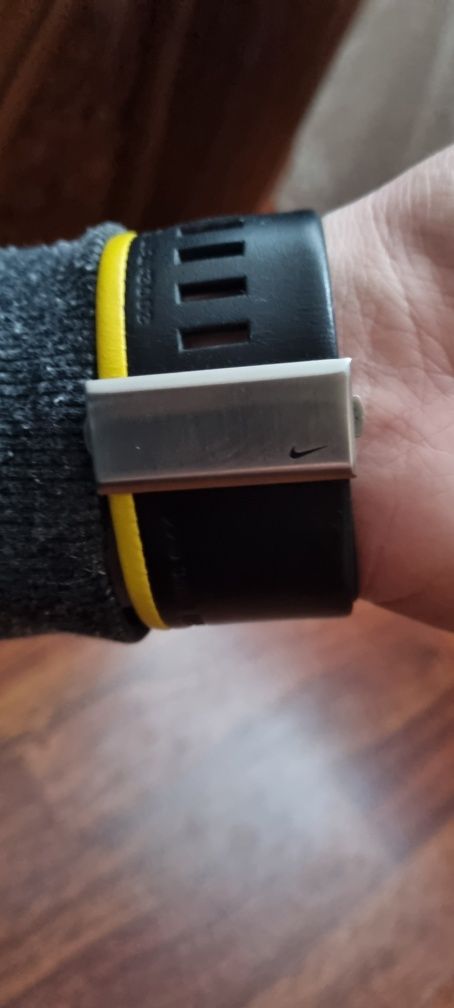 Продам часы nike
