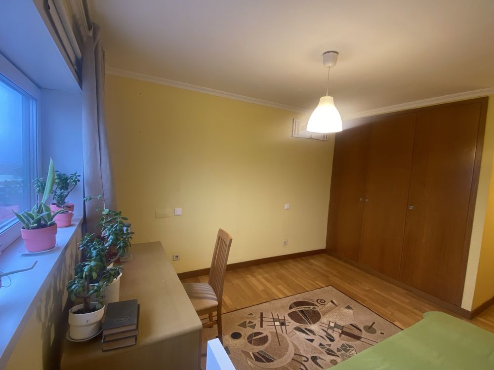 Quarto mobilado, prox. estacao Suzao