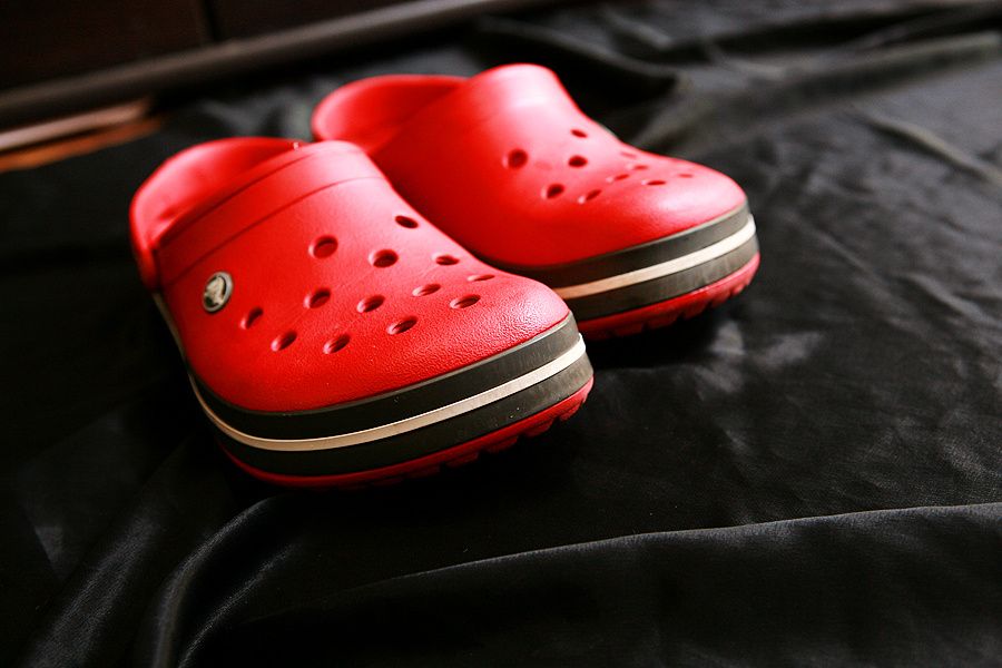 продам крутые классные оригинальные сандалии сабо Crocband Clog Crocs