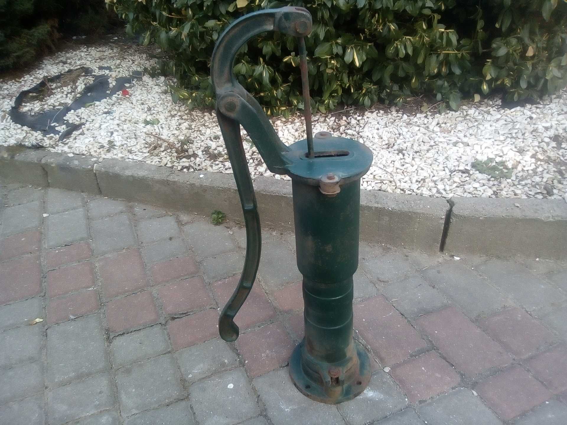 Stary Hydrant Żeliwny z wajchą Pompa. Dekoracja Ogrodu Fvat