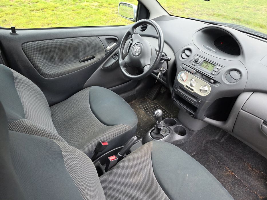 Toyota Yaris 05 r 1.0 klimą w oryginale