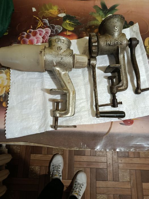 Мясорубка и соковыжималка