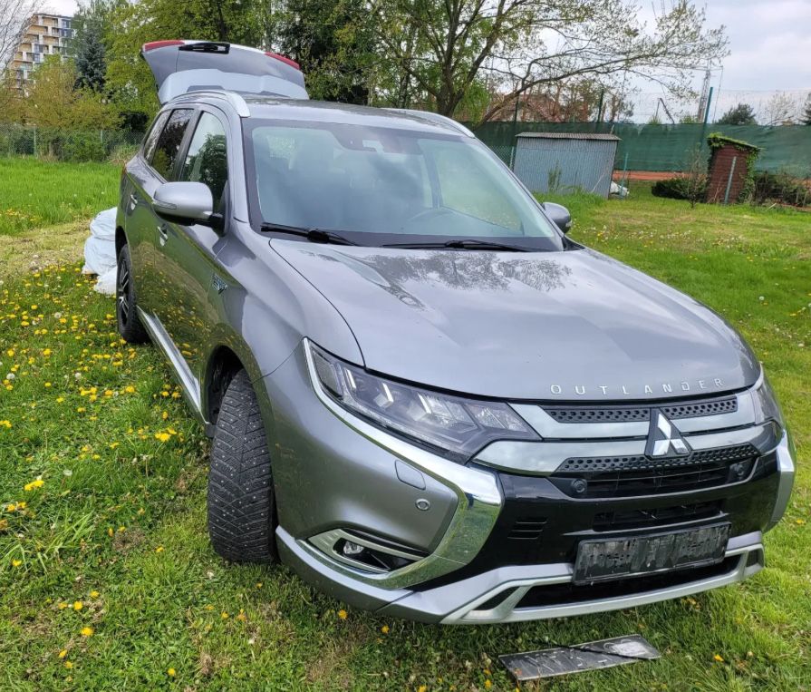 Mitsubishi outlander phev 2019