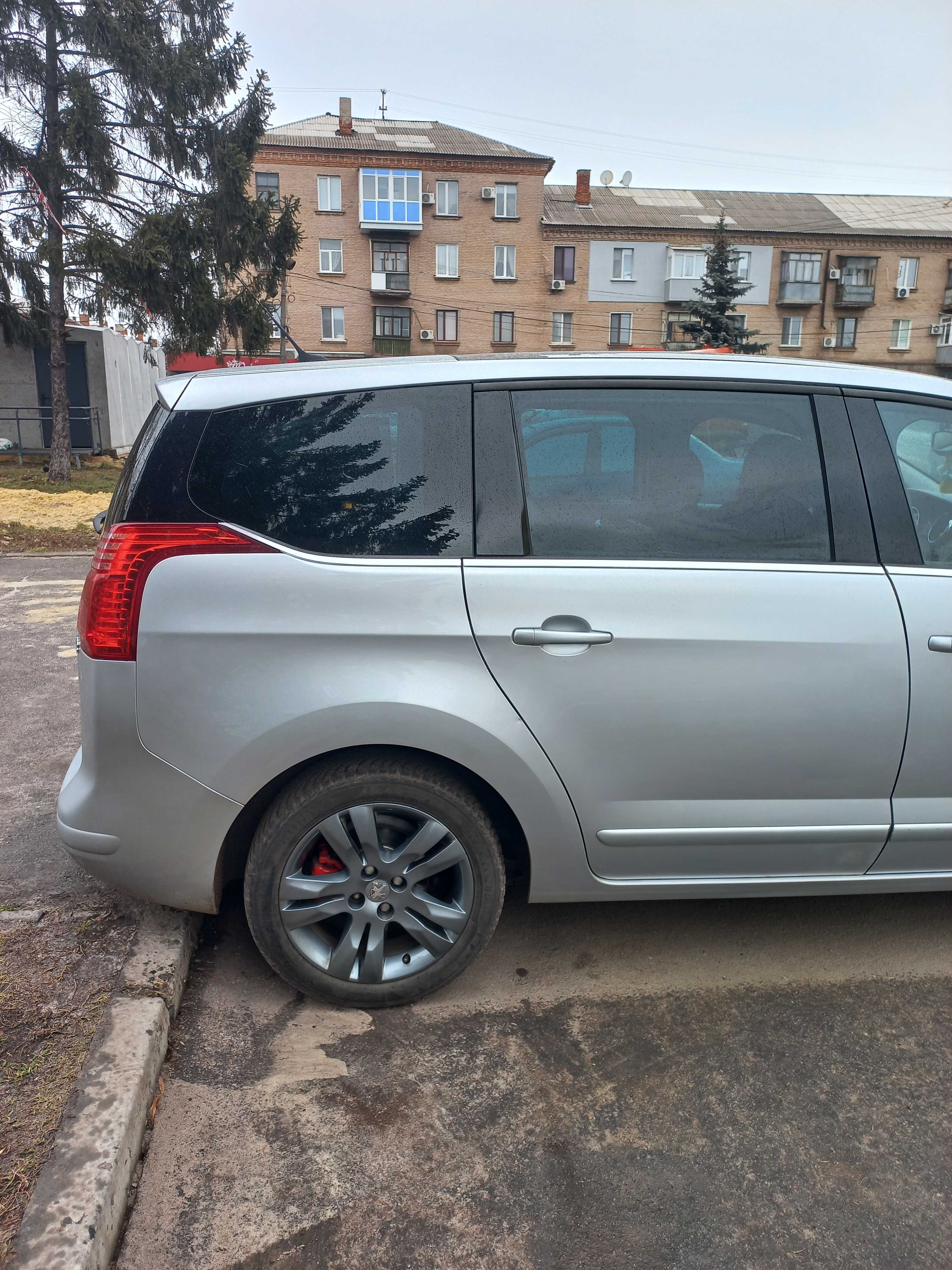 Терміново Peugeot 5008