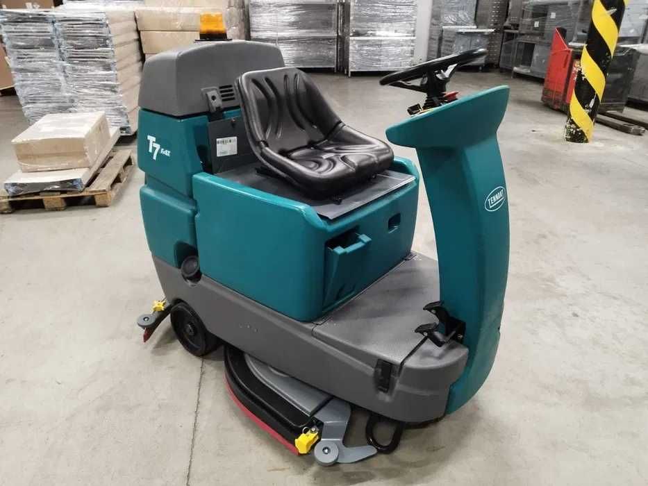 Wynajem maszyna czyszcząca (szorowarka, zamiatarka, myjka do posadzki)