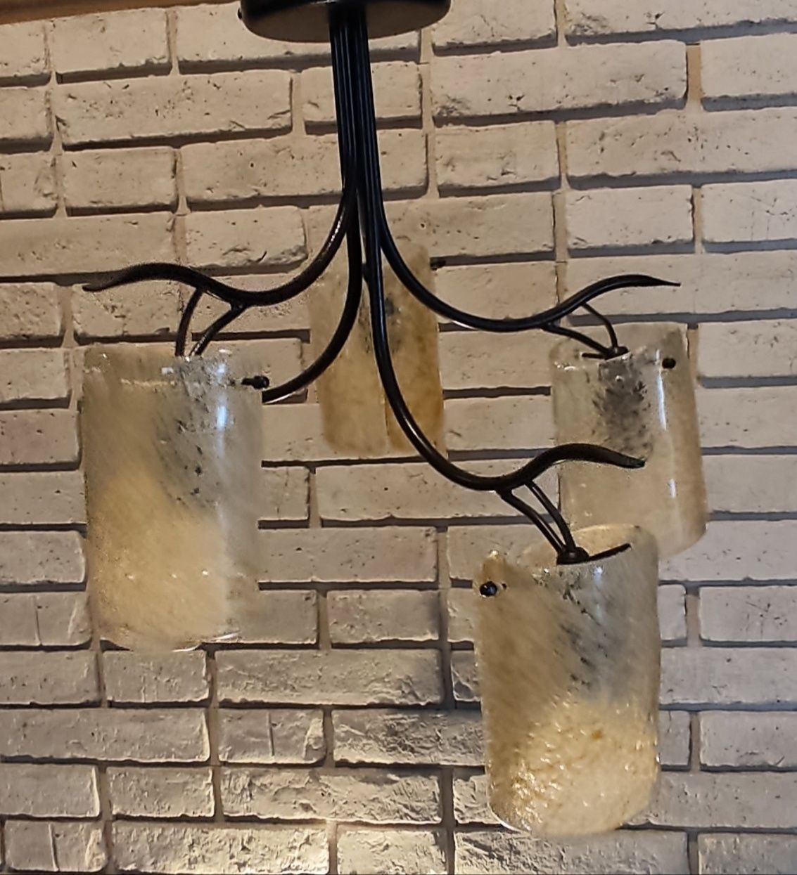 Żyrandol 5 kloszy.