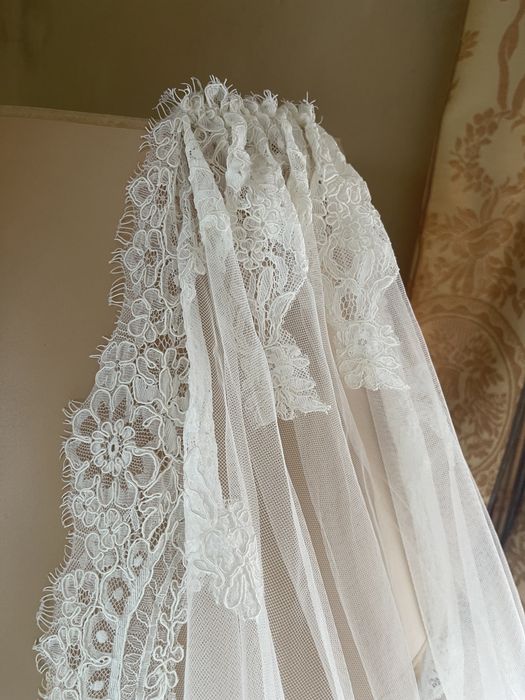 Vestido+ Veu + cauda de noiva Rosa Clará