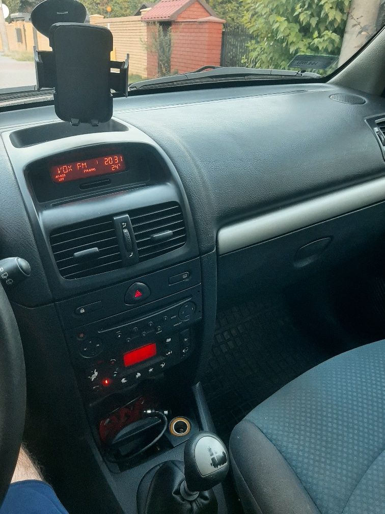 Renault Clio 2 1.4 16v klimatronik benzyna
