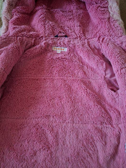 Продам демисезонную курточку 18-24