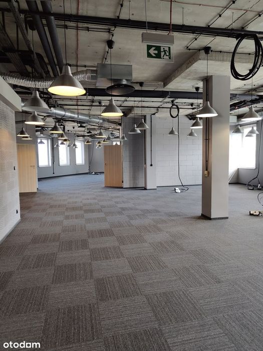Lokal o powierzchni 260 m2 w prestiżowym biurowcu - Dąbrowszczaków 21