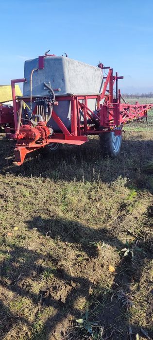 Продам оприскувач оп2000 18м