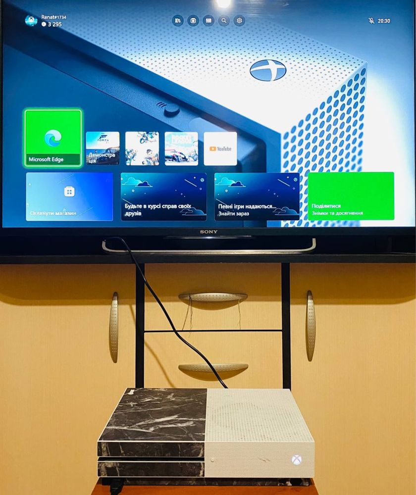 Продам Xbox One S 500 gb