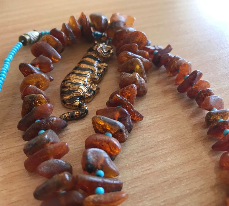 Буси з вінтажного бурштину