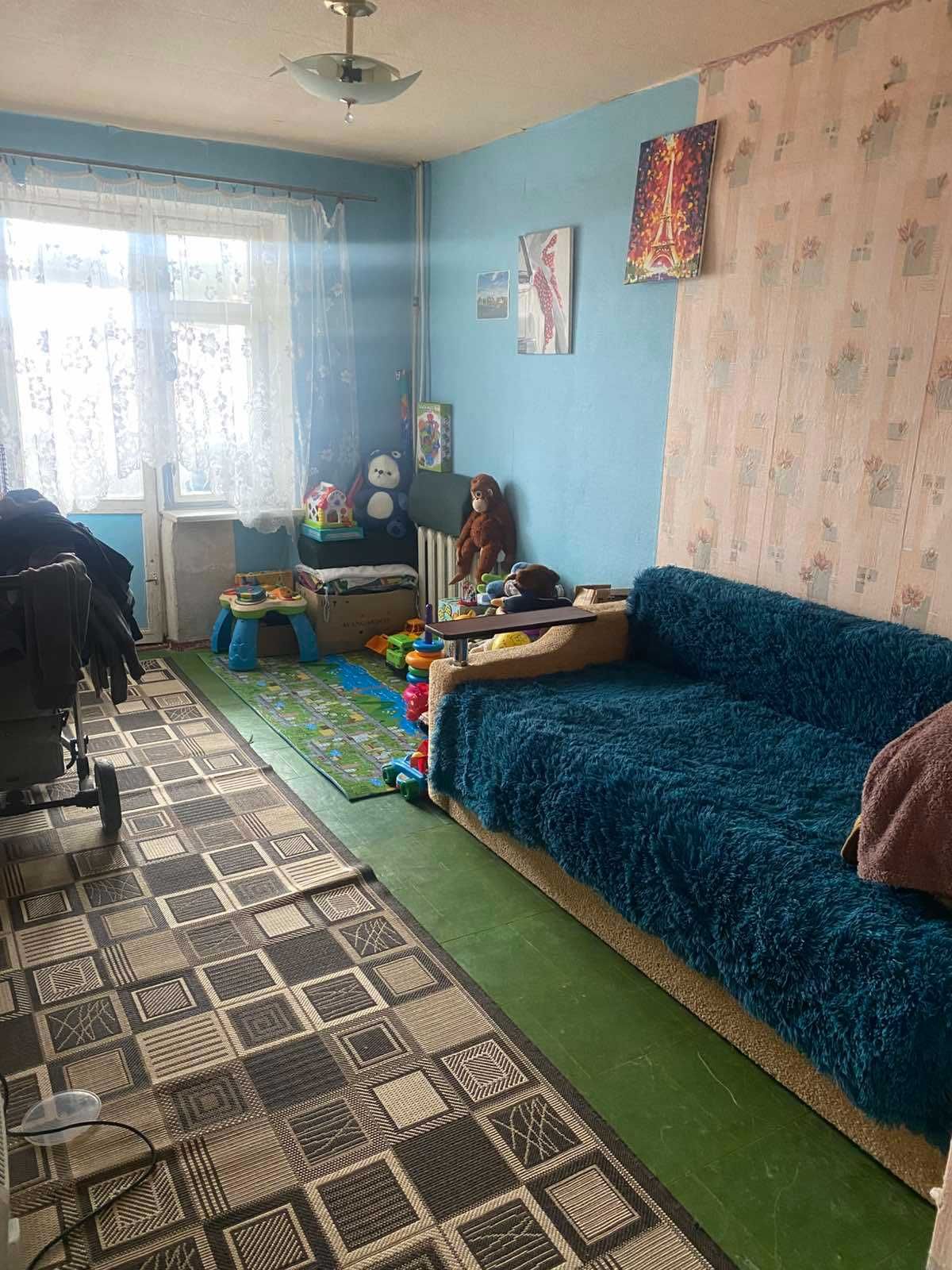 Продам квартиру трикімнатну