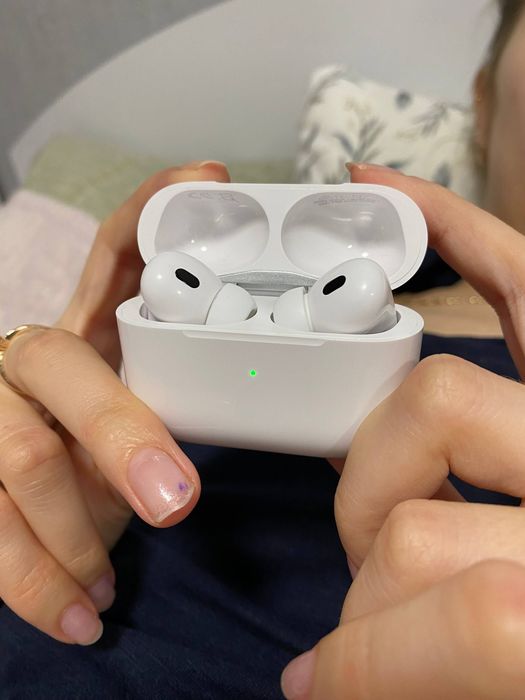 AirPods Pro 2 користувалась дівчина