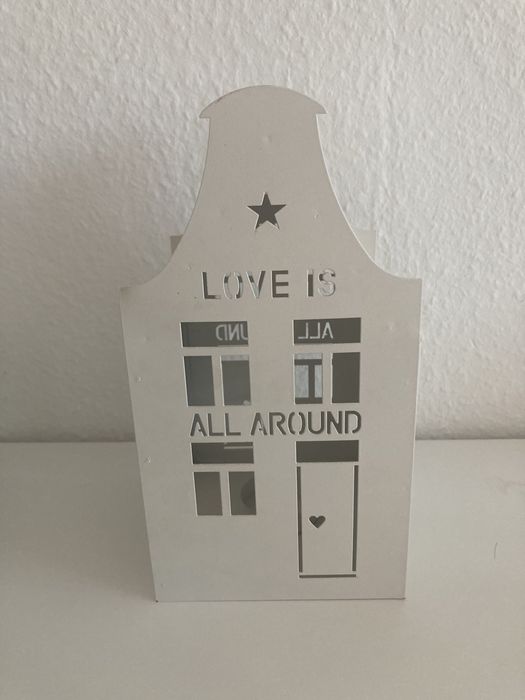 Різдвяний будиночок зі світлом декор BUTLERS