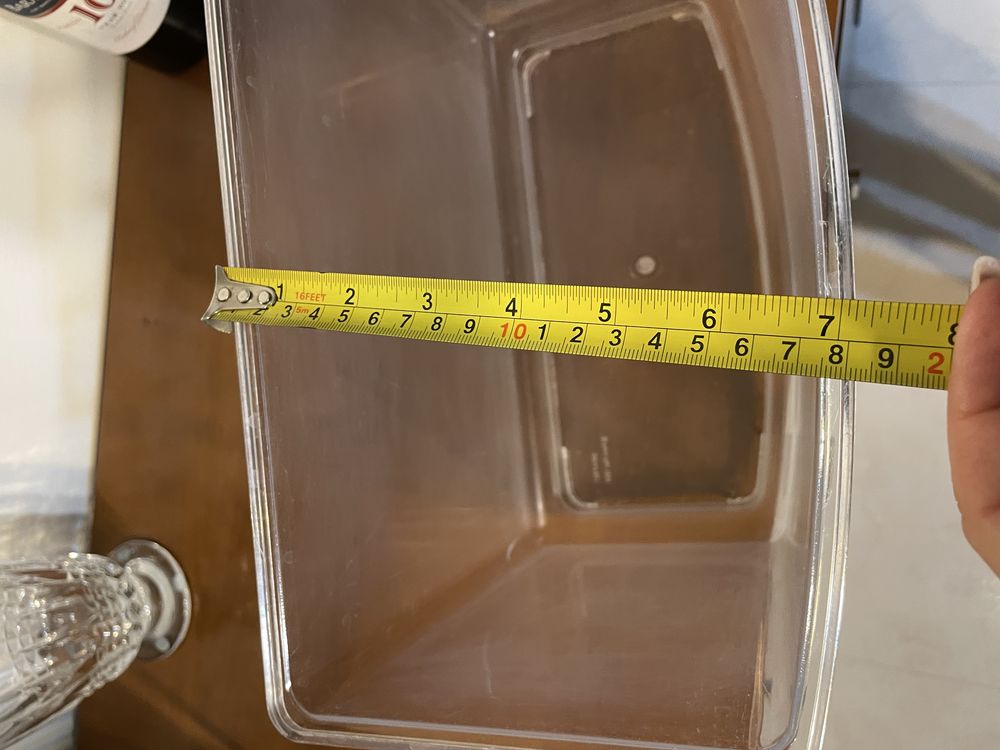 Aquario pequeno em plastico com tampa