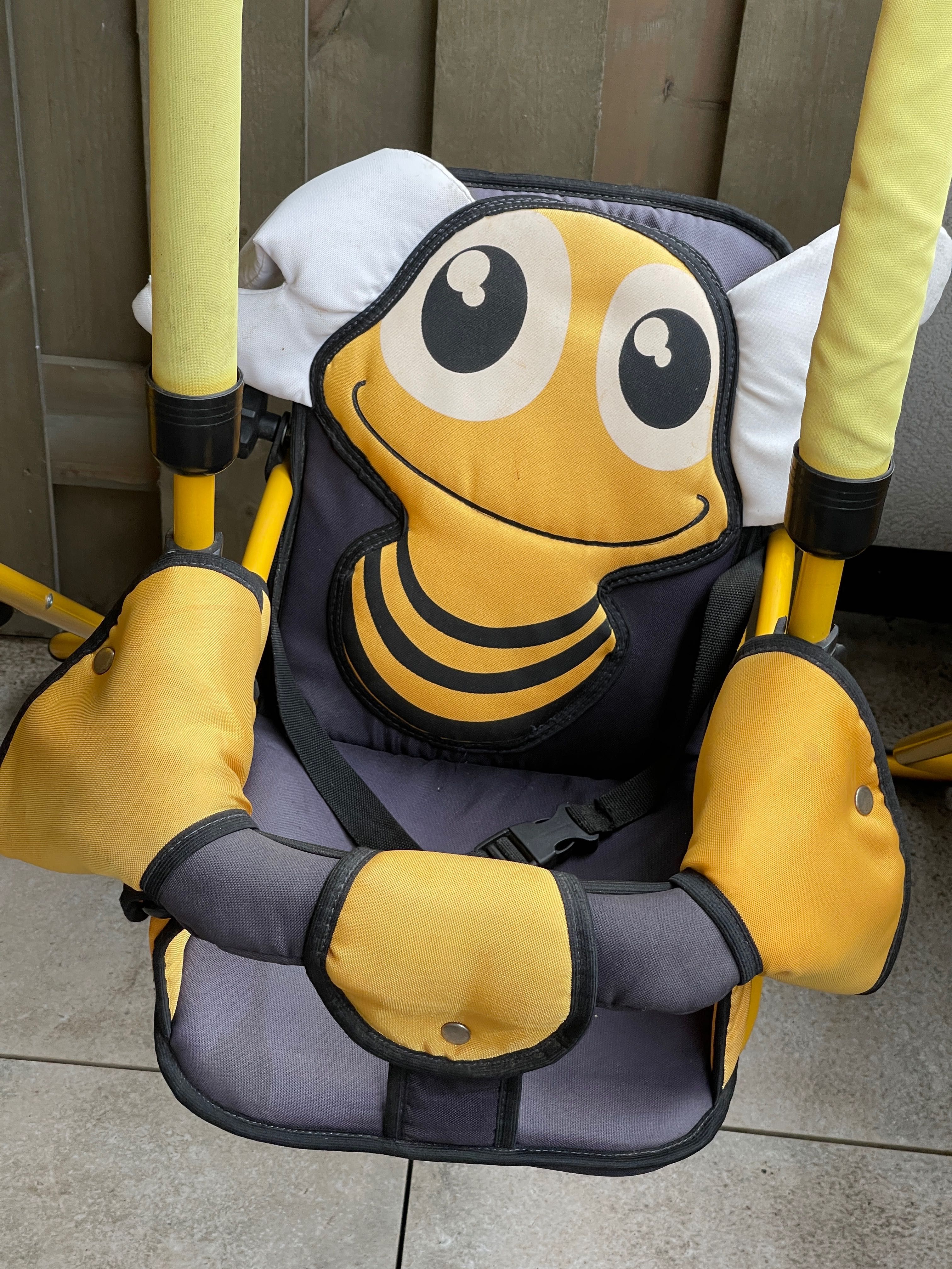 Huśtawka TAKO Pszczółka z pałąkiem dla małych dzieci
