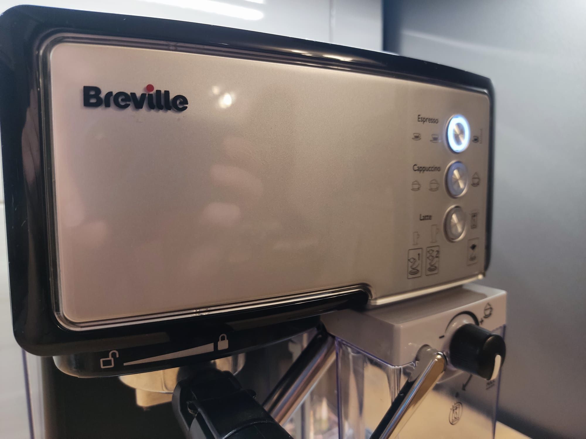 Ekspres ciśnieniowy 15 bar Breville Prima Latte