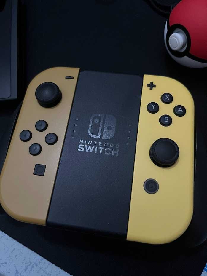 Consola Nintendo Switch Pokémon Let's Go, Pikachu! c/ Pokebola