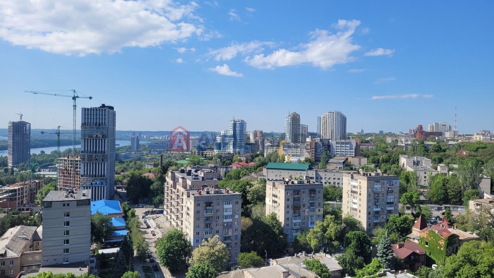 2-кімнатна з балконом в центрі Дніпра — ЖК Aurora