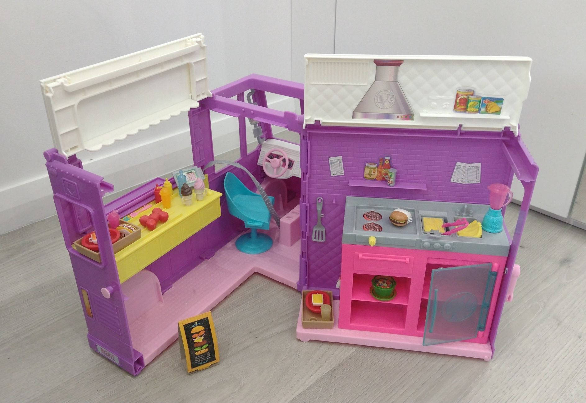 Barbie foodtruck