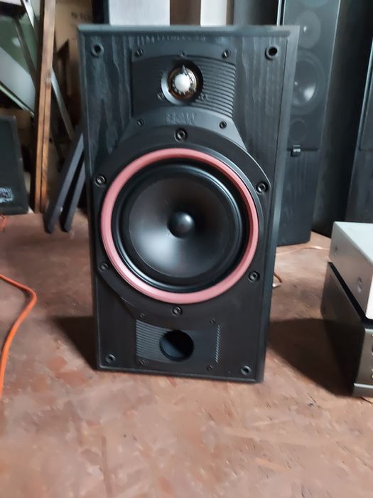 Kolumny podstawkowe B&W DM 310