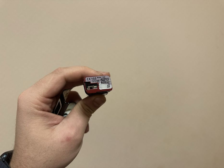 На деталі Nokia 7280