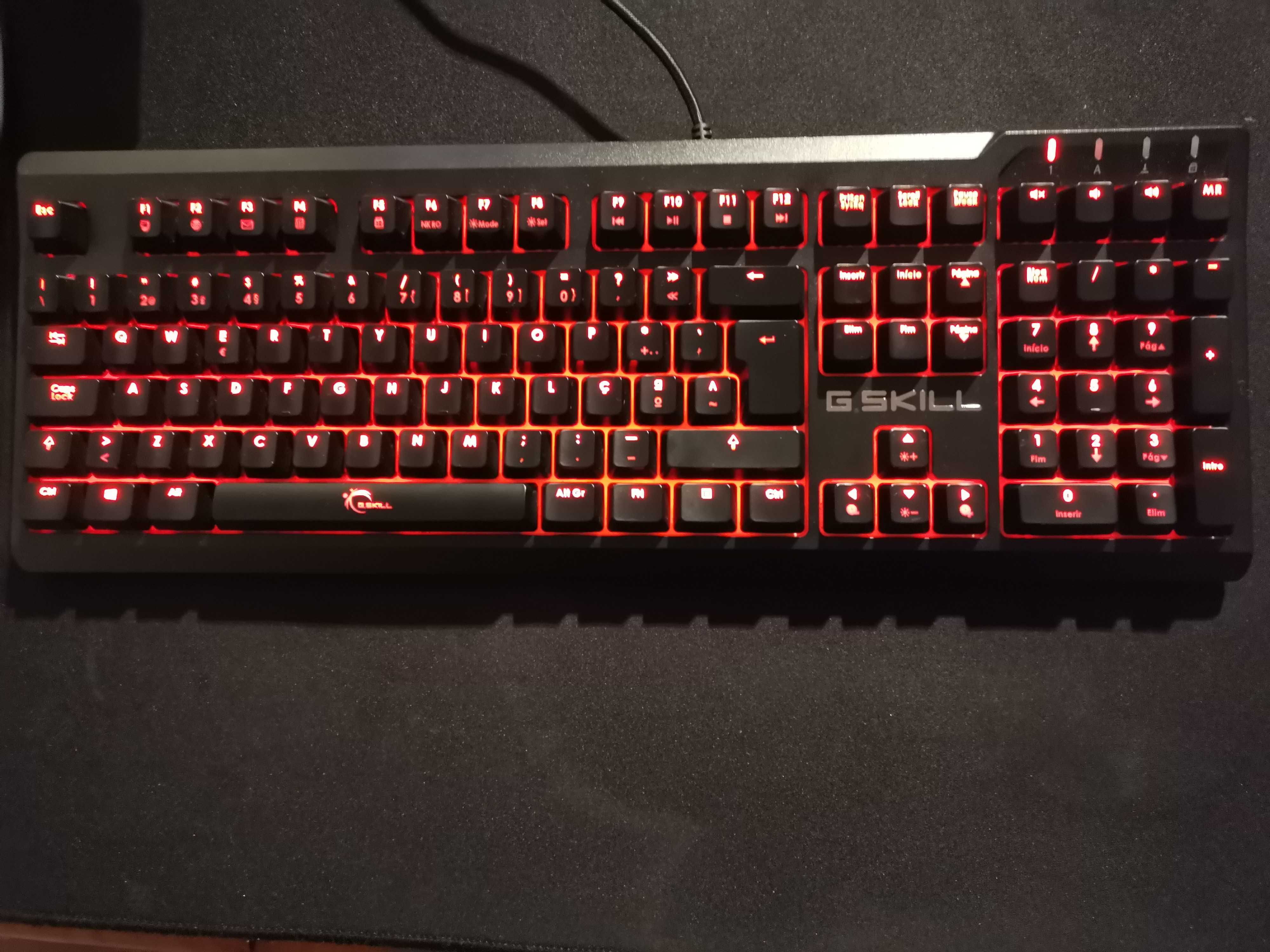 Teclado mecânico Gaming G.Skill KM570 Ripjaws