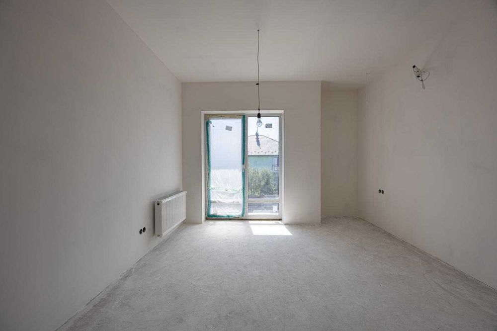 Продаж котеджу з розпочатим ремонтом в Рудне