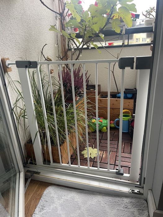 Bramka, barierka ochronna rozporowa, zabezpieczajaca drzwi 70-80 cm