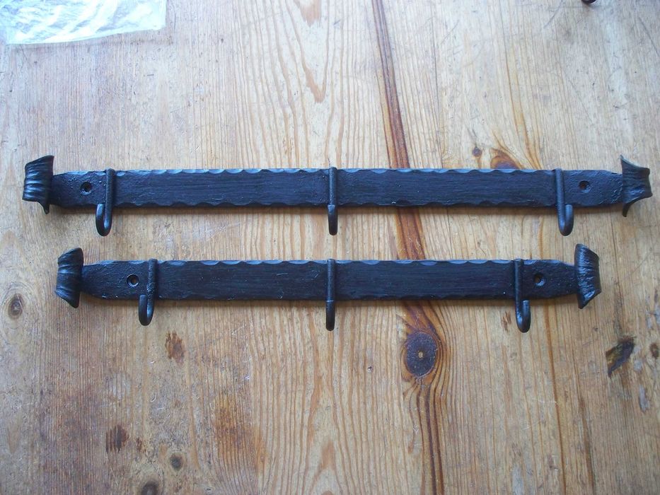 Wieszaki kute - kowalstwo artystyczne - na ubrania , przybory
