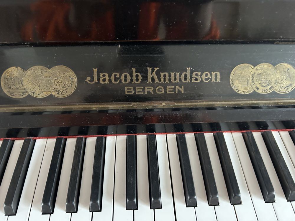 Sprzedam pianino jacob knudsen